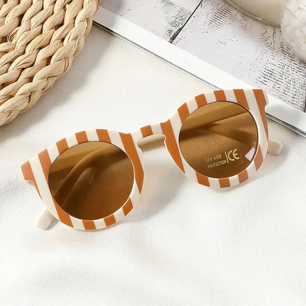 🕶️ Kids Retro Fashion Sunglasses – UV Protection | Lightweight Polycarbonate Lenses | Stylish Eyewear for Boys & Girls 👧🧒
