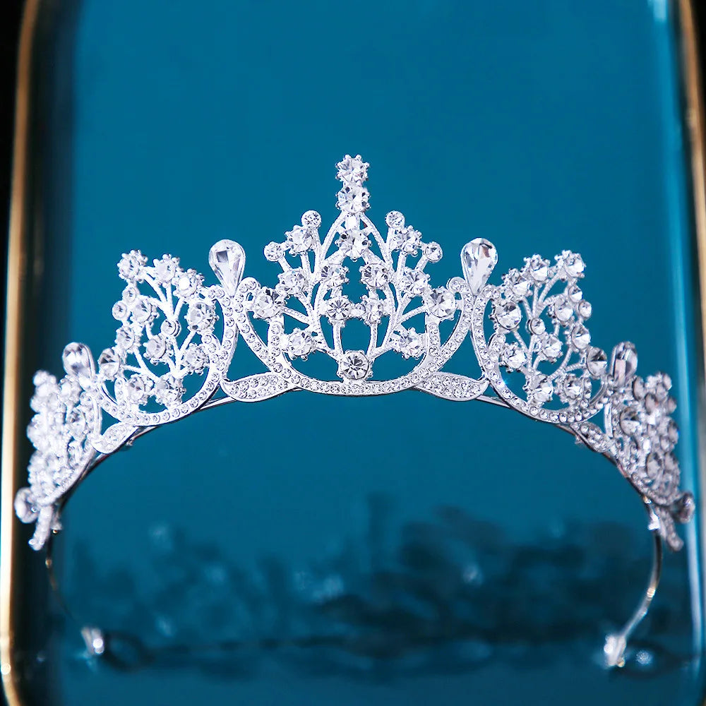 Dazzle and Delight: Crystal Tiaras for Girls' Special Moments! - Kids Jewellery Shop