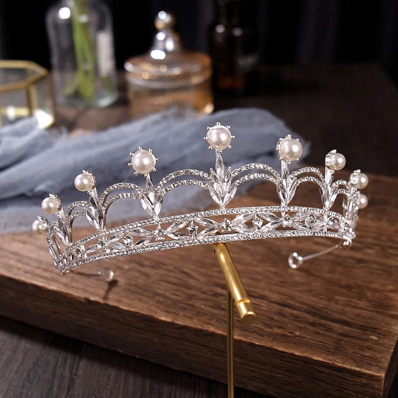 Elegant Baroque Pearl Tiara 👑 | Princess Diadem for Girls – Pageant, Wedding, Prom & Party Hair Accessory!