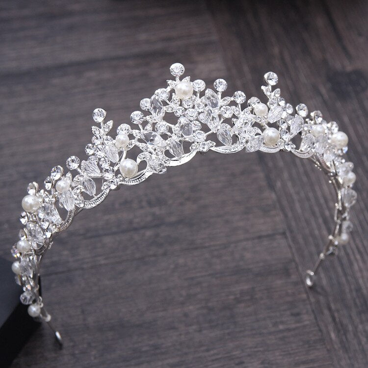 Exude Elegance with our Luxury Crystal Pearl Tiara - Stunning For Proms & Pageants!