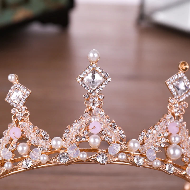 Enchanting Pearl Tiara Head Dress: Perfect for Memorable Photoshoots and Special Occasions!