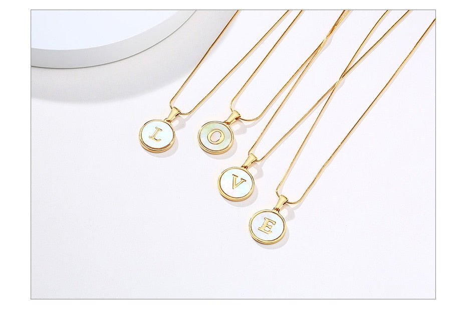 Golden Allure: Unisex Initial Pendant Necklace - The Perfect Gift for Birthday Bliss!