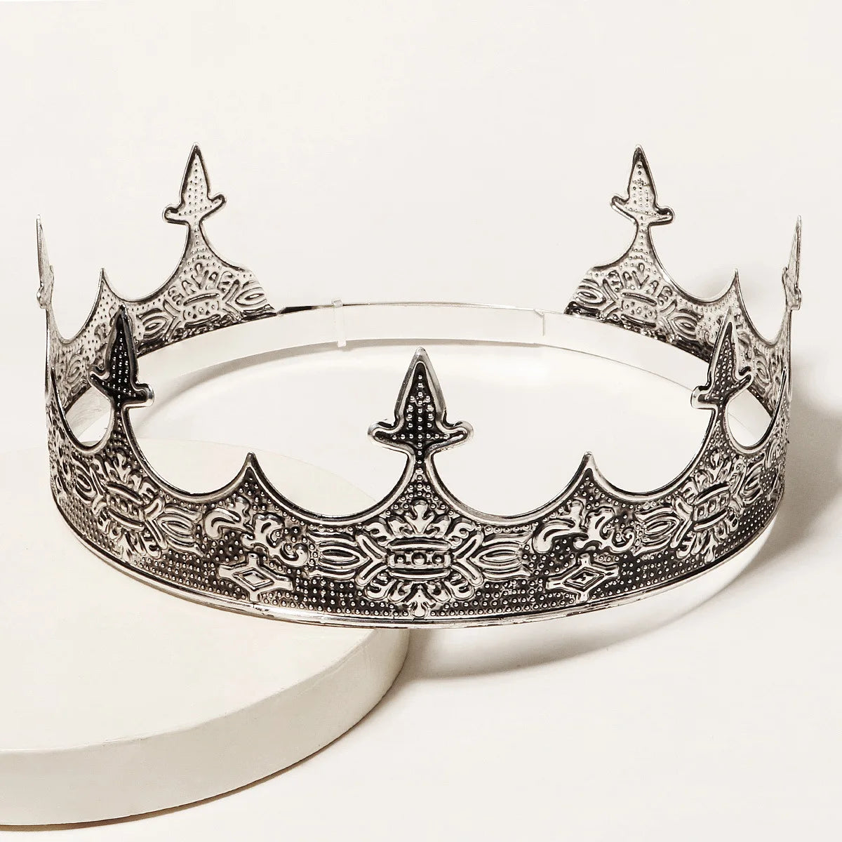Embrace Regal Splendor: Royal King & Queen Metal Crowns and Tiaras for Unforgettable Moments!