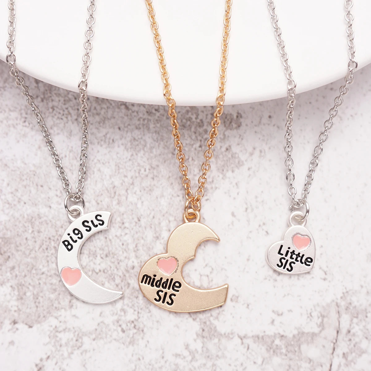 3-Piece Split Heart Sister Necklace Set – Big Sis, Middle Sis & Little Sis Pendant Necklaces | BFF Friendship Jewellery Gift!