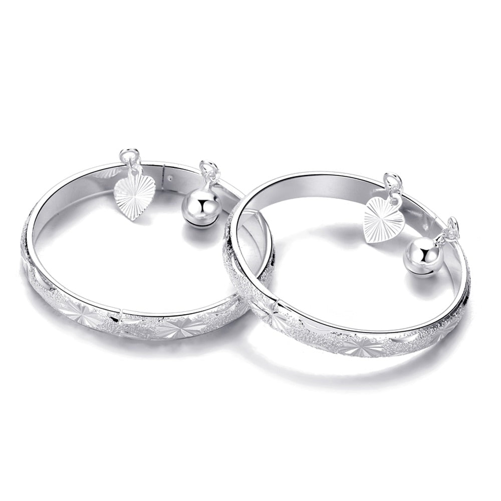 Whimsical Delights: 2Pcs Baby Charm Bangle Set - Gypsophila, Hearts, and Bells Adorn this Charming Jewelry for Child Gifts!