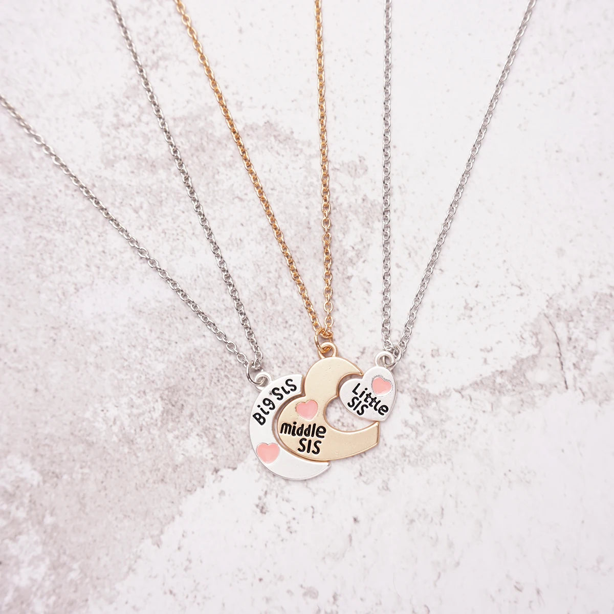 3-Piece Split Heart Sister Necklace Set – Big Sis, Middle Sis & Little Sis Pendant Necklaces | BFF Friendship Jewellery Gift!