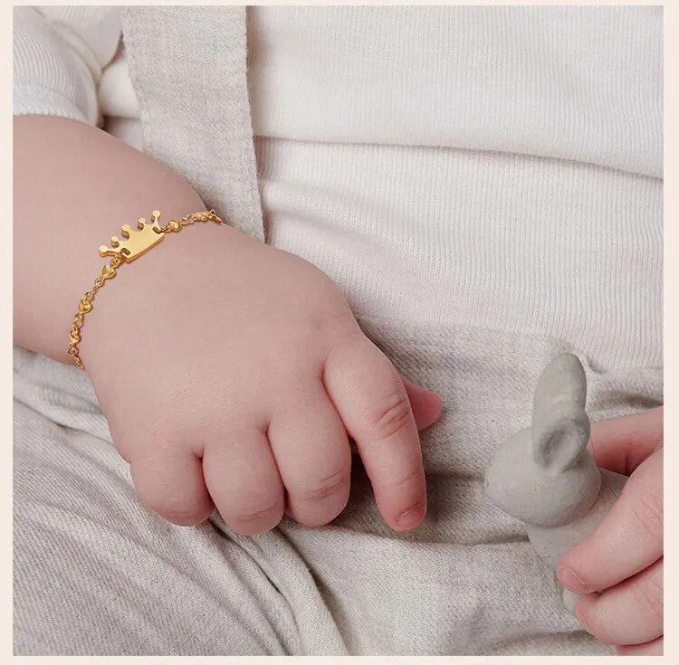 Royal Charm: Personalized Name Crown Bracelet for Kids - a Non-Allergic Crown Jewel for Birthday and Christening Gifts - Kids Jewellery Shop