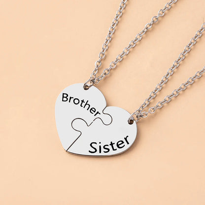 Trendy 2-Pcs Brother & Sister Spliced Heart Puzzle Necklace Set – Unisex Stainless Steel Family Jewellery Gift!