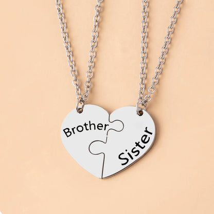 Trendy 2-Pcs Brother & Sister Spliced Heart Puzzle Necklace Set – Unisex Stainless Steel Family Jewellery Gift!